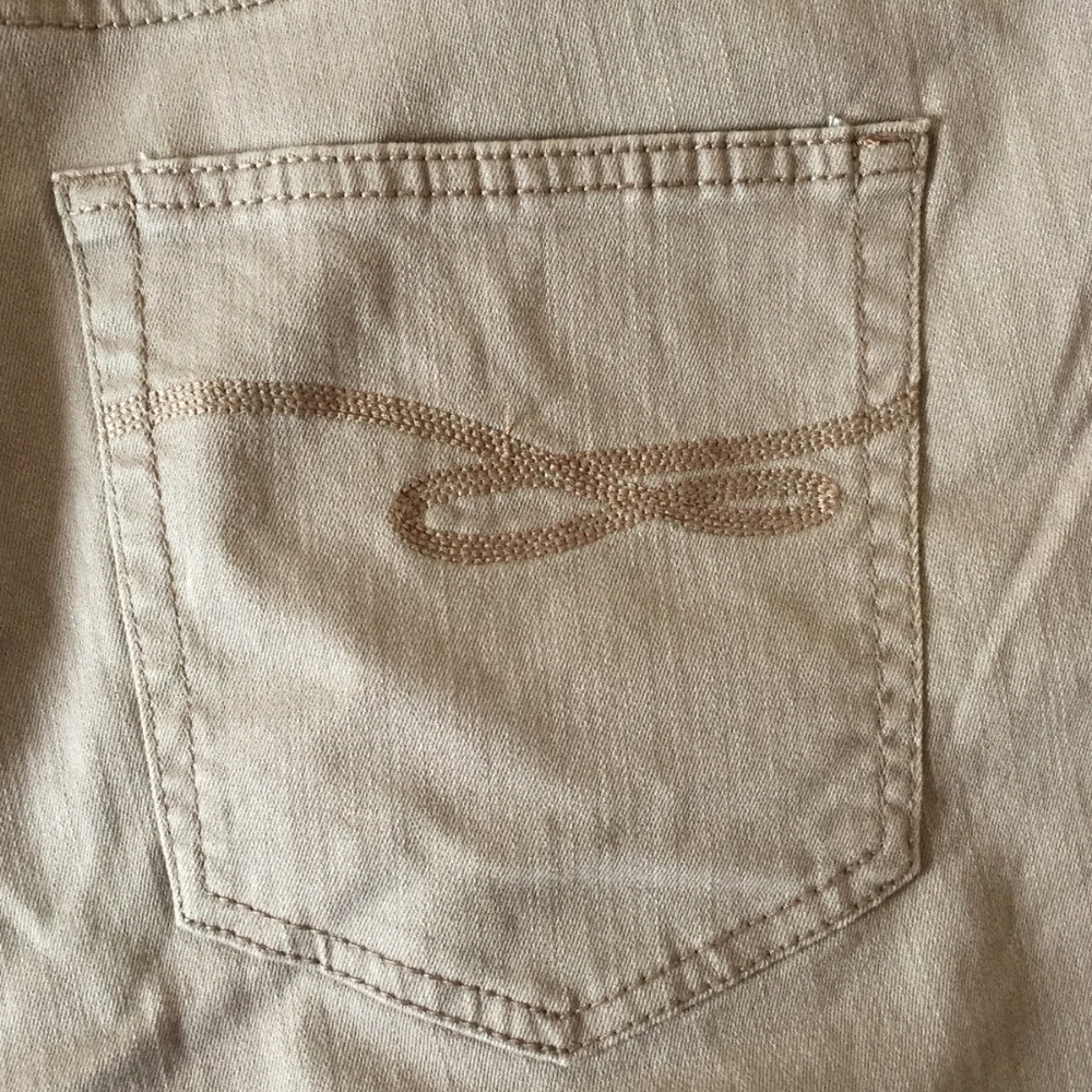 Petite Plus Size Tummy-Control Slim-Leg Jeans - Picture 6 of 6